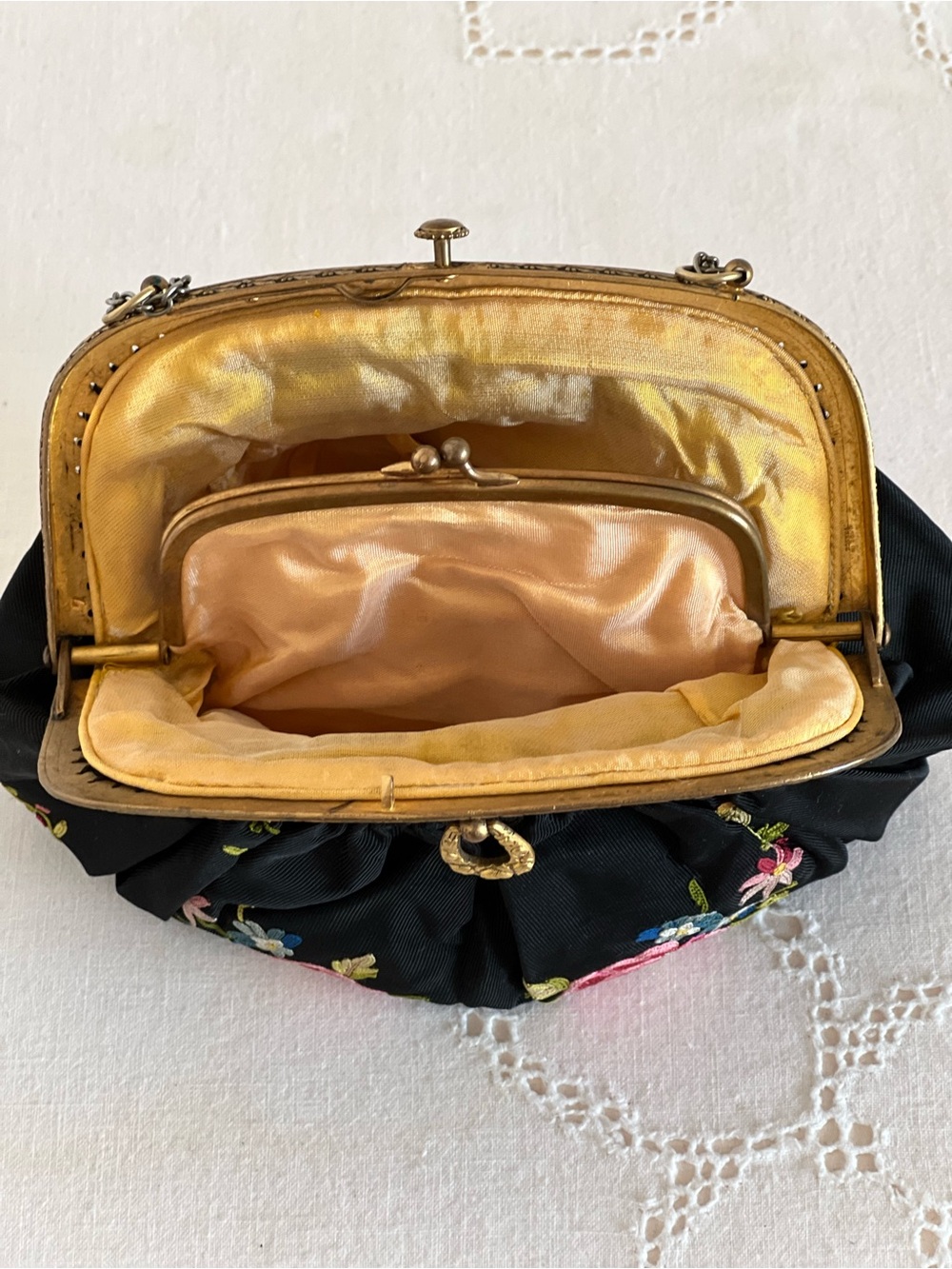 1940s Vintage French Tambour Embroidered Handbag Purse with Mini Mirror - Picture 6 of 11